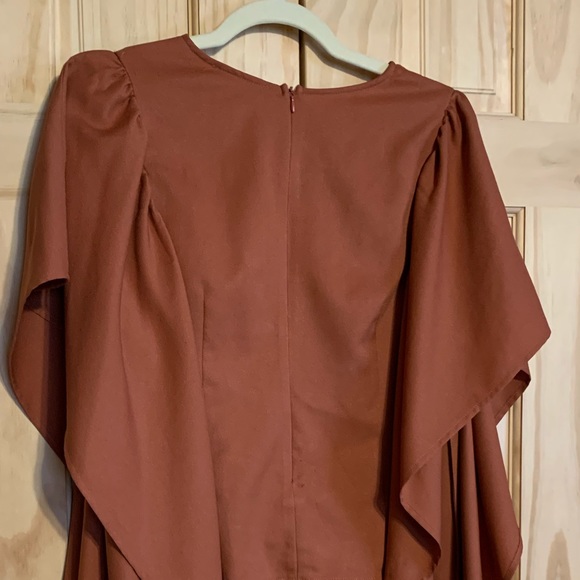 This is the perfect family portrait top for anyone - Picture 5 of 6